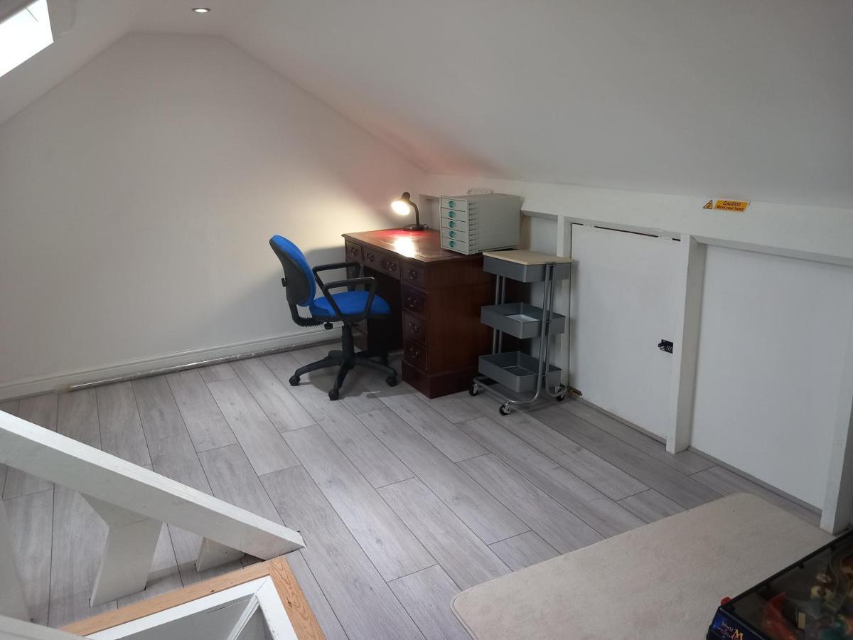 Luxury Holiday Home, Near Beach Southend-on-Sea Eksteriør billede